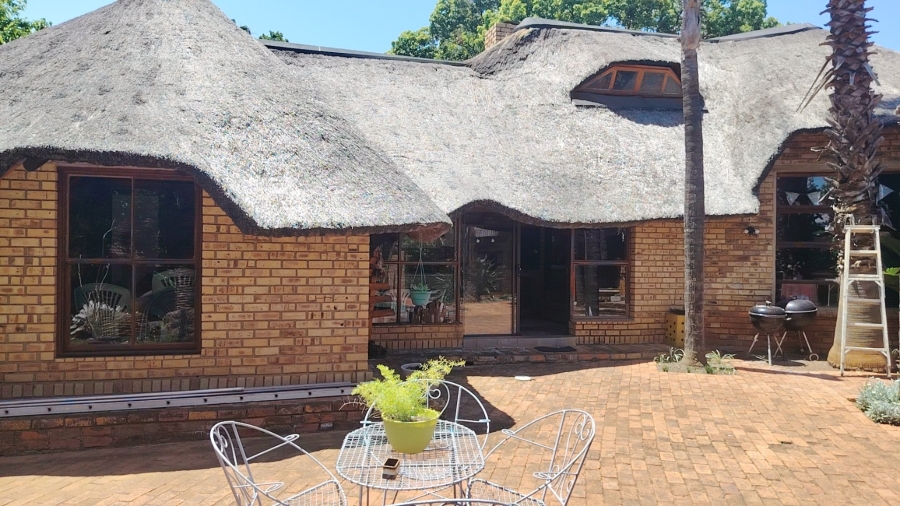 4 Bedroom Property for Sale in Wilkoppies North West